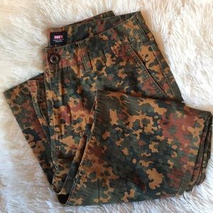 OBEY men’s camo pants || size 30